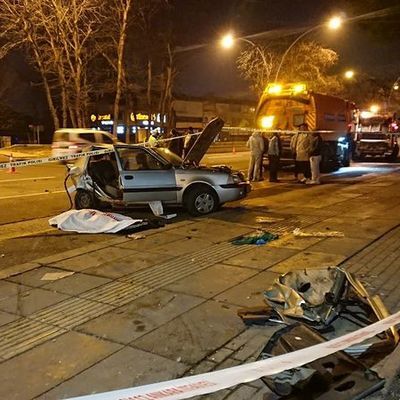 Ankara'da feci kaza: 2 ölü, 1'i ağır 3 yaralı