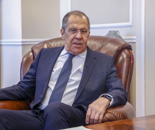 Lavrov'dan Yunanistan'a S-300 uyarısı