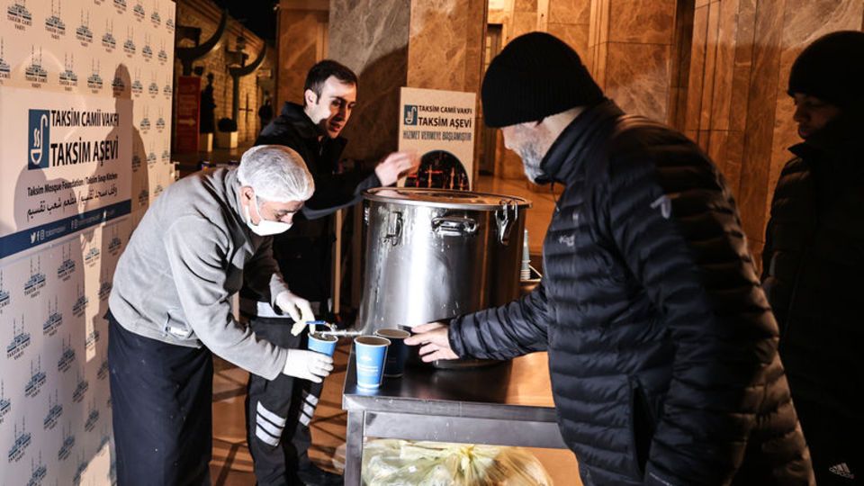 Taksim Camii Aşevi hizmete başladı