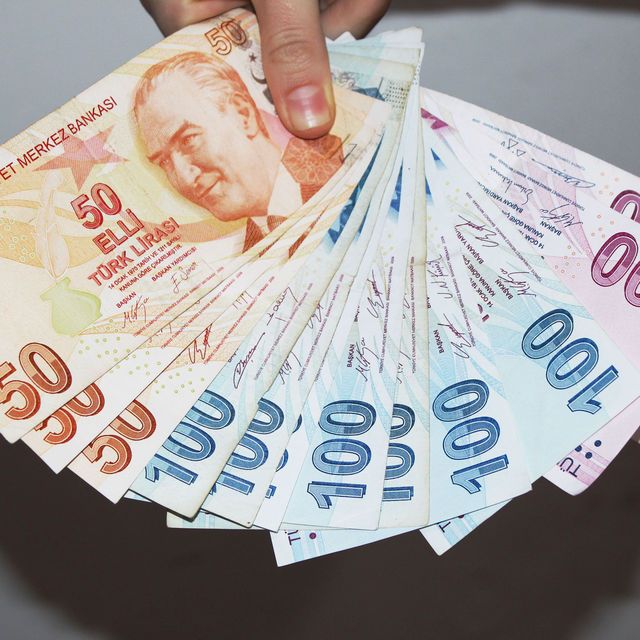 Burs-kredi ödemeleri hesaplara yatırılıyor