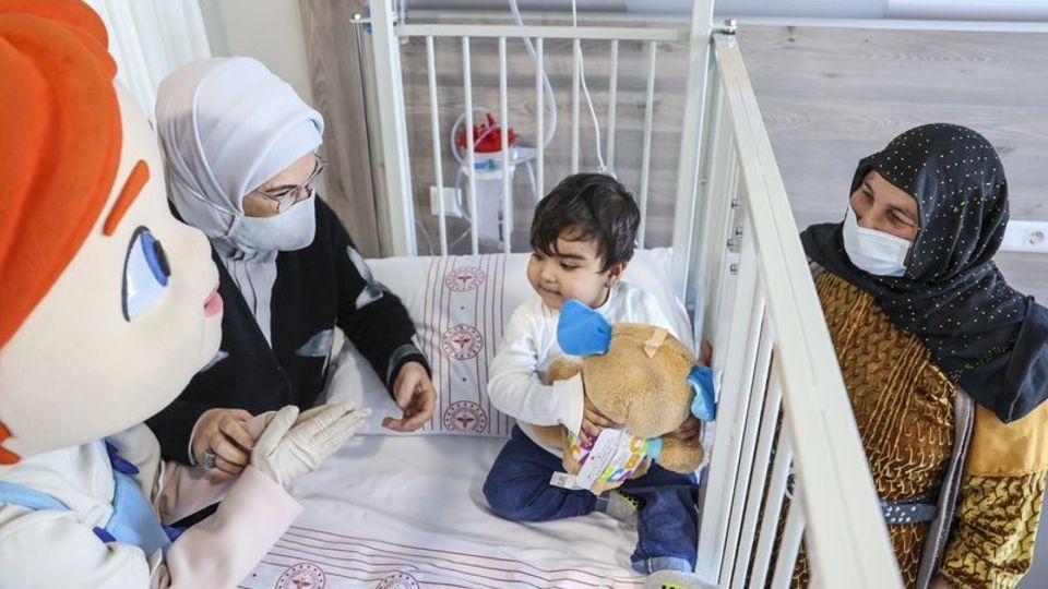 Kanser hastası çocuklara moral