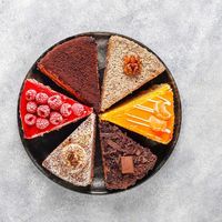 Yılbaşı sofralarınızı şenlendirecek 7 pratik tatlı tarifi!