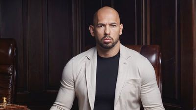 Nefret söylemleriyle tanınan Andrew Tate gözaltında