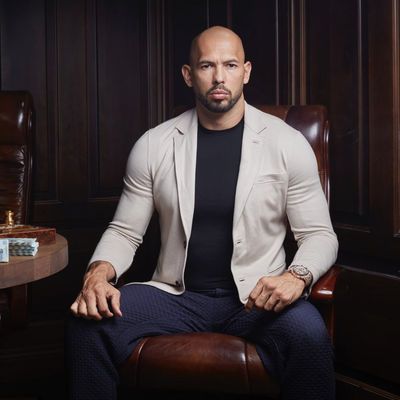 Nefret söylemleriyle tanınan Andrew Tate gözaltında