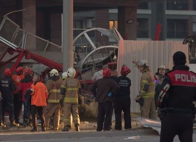 İzmir'de otel inşaatında kaza! Ölü ve yaralılar var