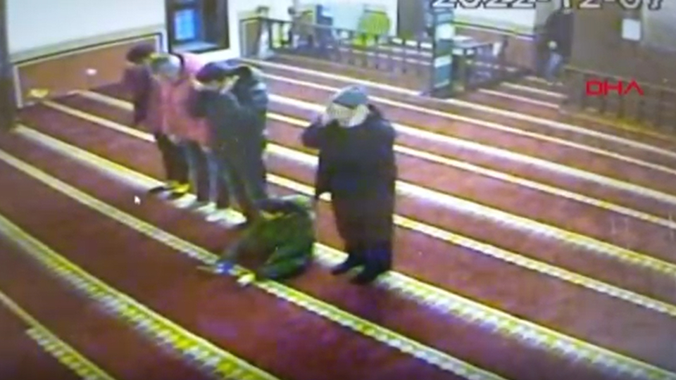 İmamdan duygulandıran davranış! Onu görünce...