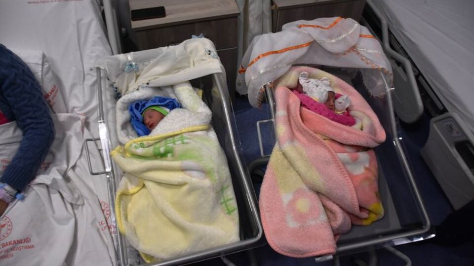 Yılın ilk bebekleri 'Ayşe' ve 'Murat'