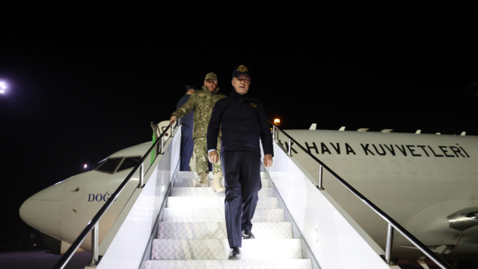 Bakan Akar'dan Yunanistan'a tepki: Yanlış hesap Ankara'dan döner