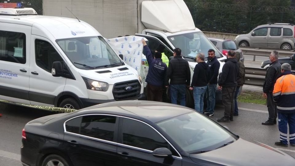 Aracını sol şeride park etti! Direksiyonda ölüm!