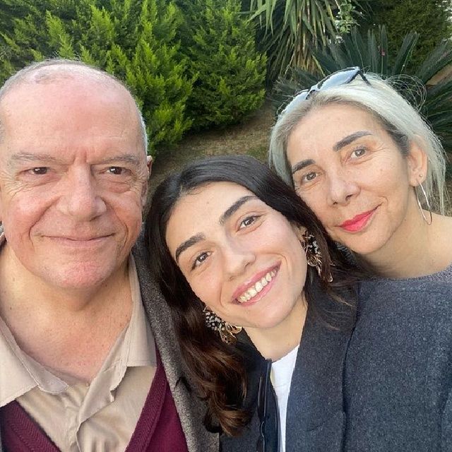 Yeni yıla ailesiyle girdi