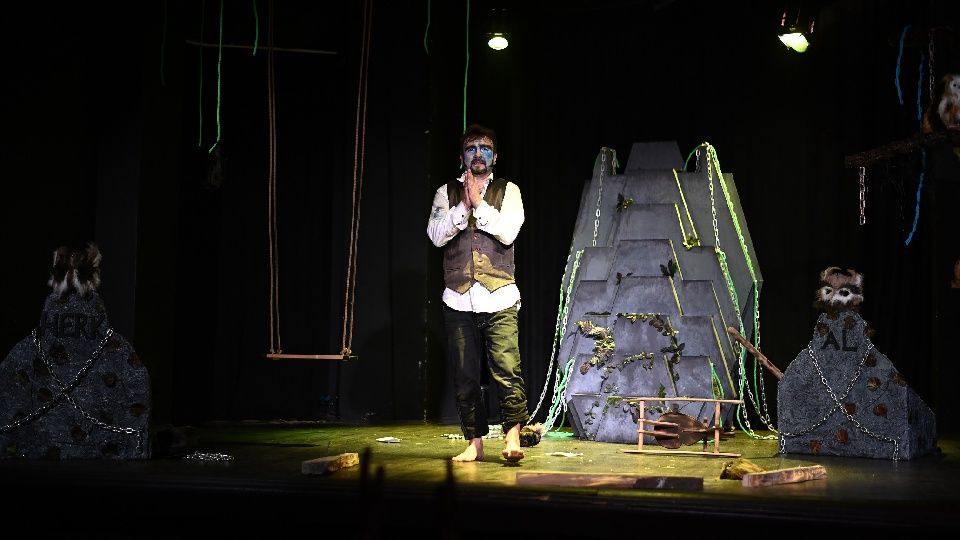 Sahnelenmeye başlıyor