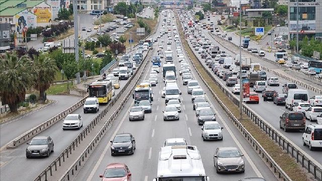 İstanbul'da trafikte yoğunluk yaşanıyor