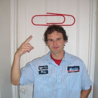 Sadece bir kırmızı ataç ile nasıl ev sahibi oldu?