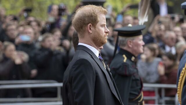 Prens Harry, Afganistan'da 25 kişiyi öldürdüğünü yazdı