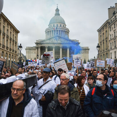 Fransa ve İngiltere'de grev dalgası