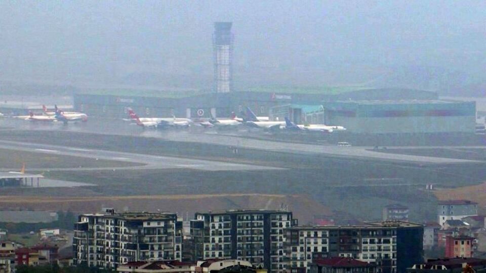 Tavşan paniği! İki uçak pas geçti