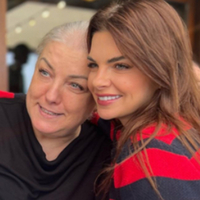 "Nice yaşların olsun canım annem"