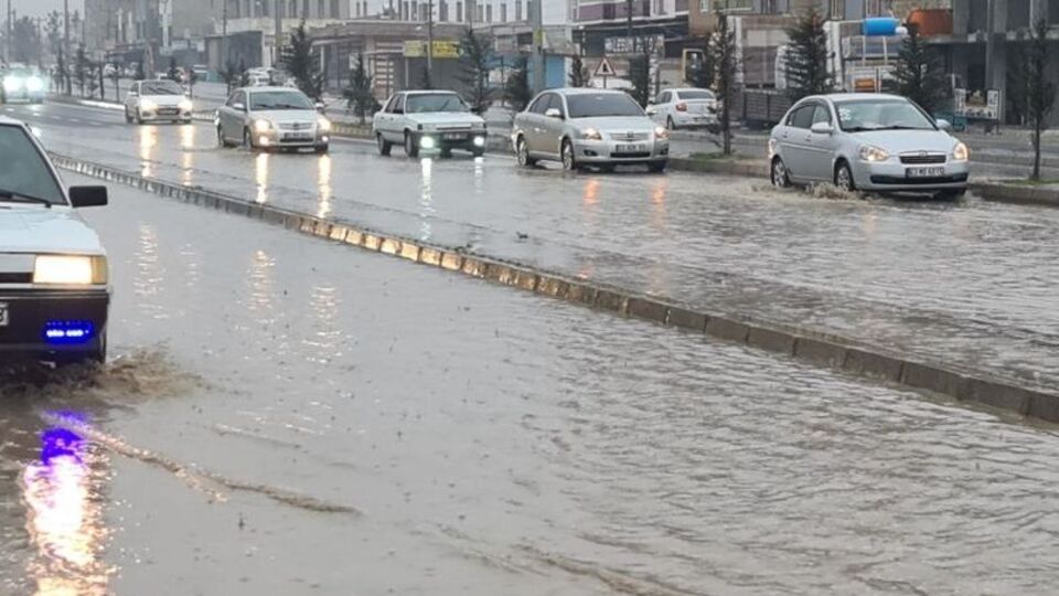 Meteoroloji'den haritalı uyarı! 3 bölgede sağanak ve kar!