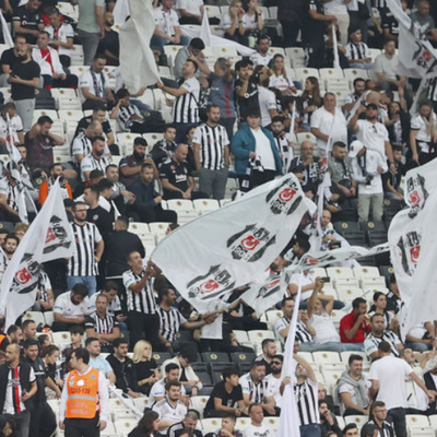 Beşiktaş'ta flaş tezahürat!