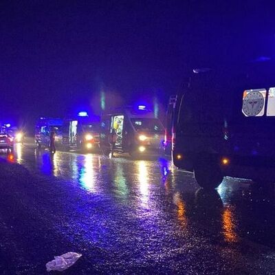 Diyarbakır'da yolcu otobüsü devrildi! Ölü ve yaralılar var