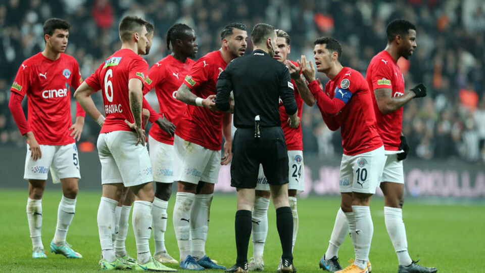 Zorbay Küçük'ten büyük hata