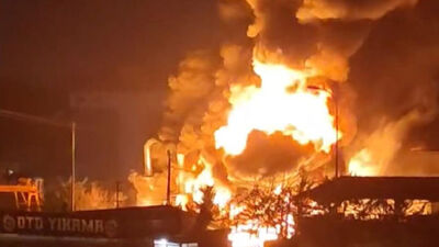 Arnavutköy'de kauçuk fabrikasında yangın