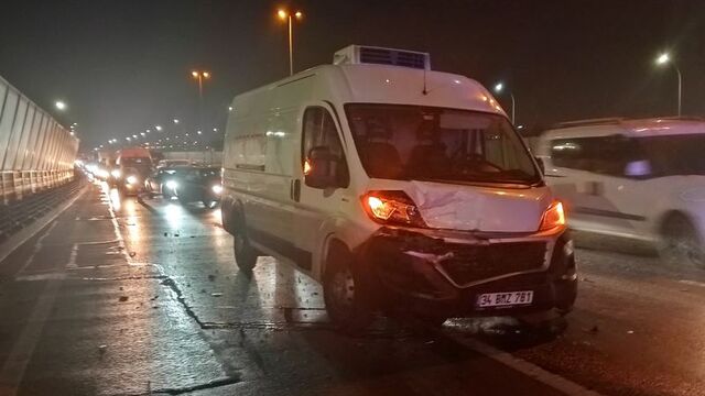 Haliç Köprüsü'nde kaza! Takla attı