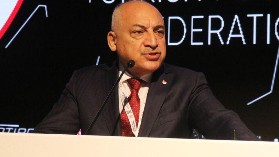 ''Futbol turizmi şehirlerinin sayısını artırmak istiyoruz''