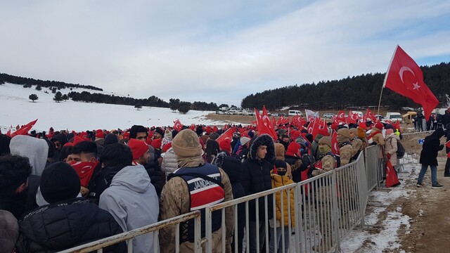 "Gençlerimizle yürüyoruz, yürümeye de devam edeceğiz"