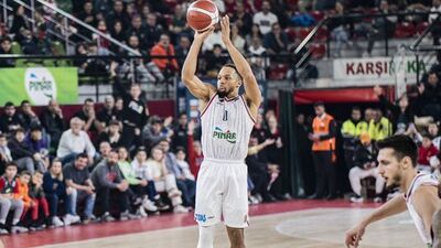 Jaylon Brown, 3 sayı rekoru kırdı