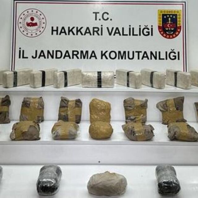 Hakkari'de dere yatağında 56 kg uyuşturucu ele geçirildi