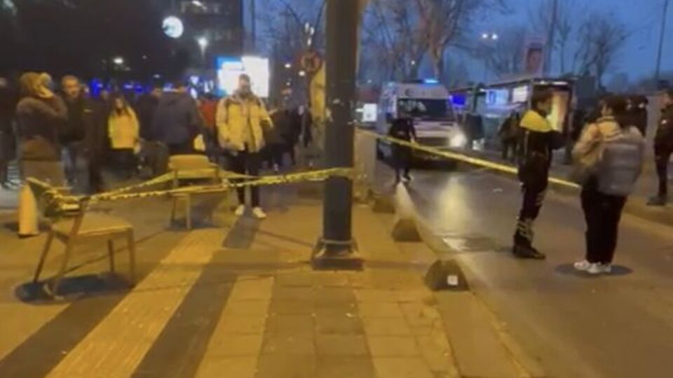 Motosikletli şüpheliler silahla saldırdı: 1 ölü, 2 yaralı