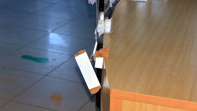 Bekçi, 'adli rapor açacağım' diyen doktoru darp etti!