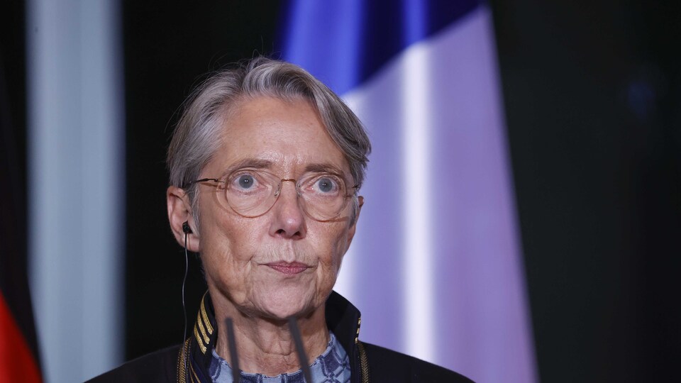 Fransa'da emeklilik yaşı 64'e çıkarılıyor