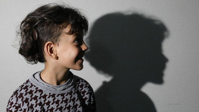 6 yaşındaki Kader, biyonik kulakla duydu