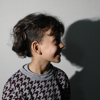 6 yaşındaki Kader, biyonik kulakla duydu