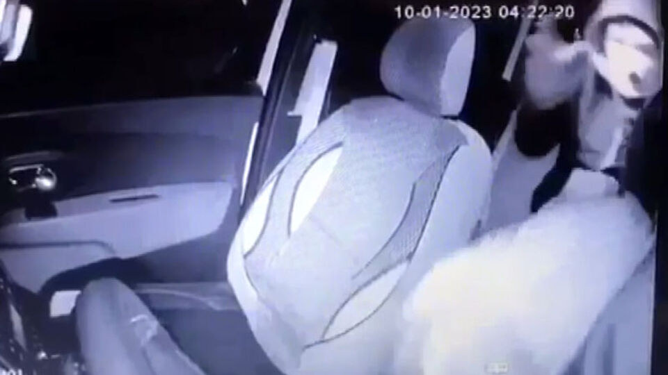 O an kamerada! Taksiciye feci saldırı!