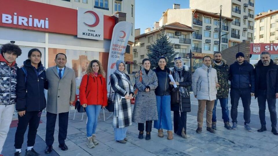 Sivas'ta eczacılardan örnek davranış