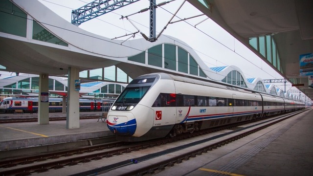 Yarıyıl tatili için ek YHT seferleri konuldu