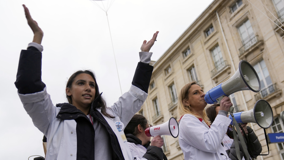 İspanya'da grev: Sağlık hizmetleri felce uğradı