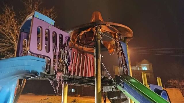 Edirne'de parktaki çocuk oyun grupları kundaklandı