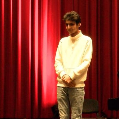 Türk Marşı'yla büyülemişti! Kurye piyanistten sahnede resital!