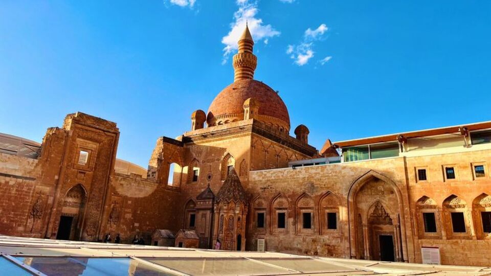 Tarihi İshak Paşa Sarayı ziyaretçi rekoru kırdı