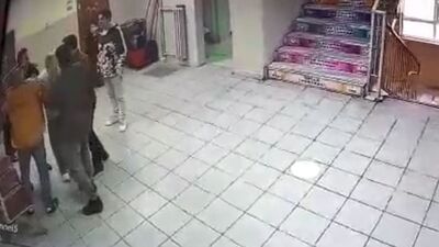 İstanbul'da yaşandı! Okulu karıştıran tokat!