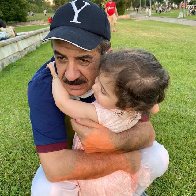 Dede olmayı çok sevmişti