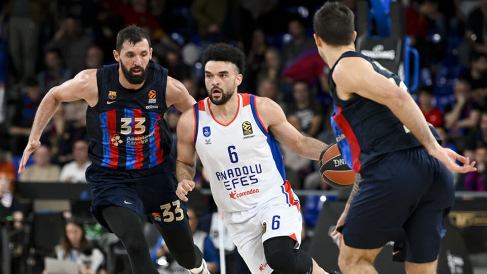 Anadolu Efes, Barcelona'yı yıktı!
