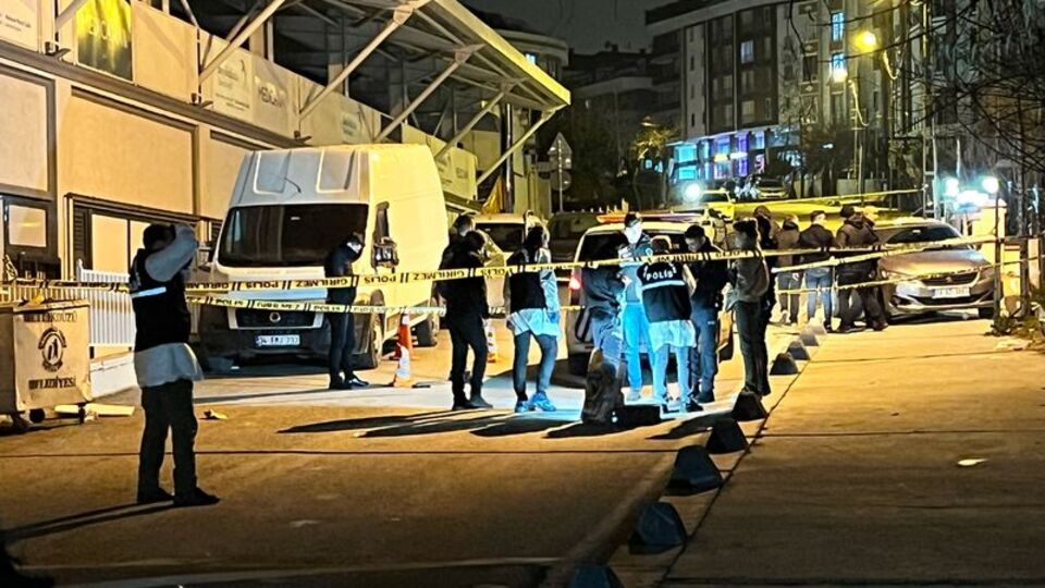 Ailesini tehdit etti, evi bastı, polise silah çekti!