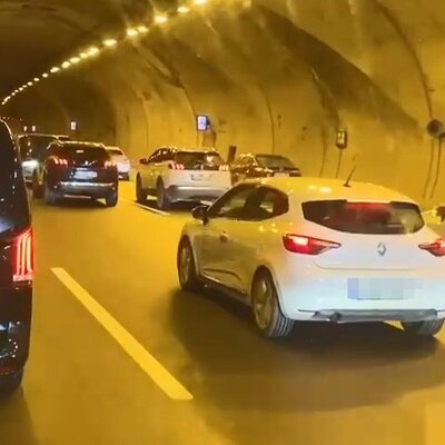 İstanbul'da tünelde ilerlerken peş peşe ateş açtılar!