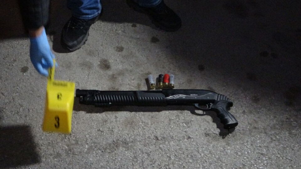 Ölümüne şiddet! Sopa bu hale geldi!