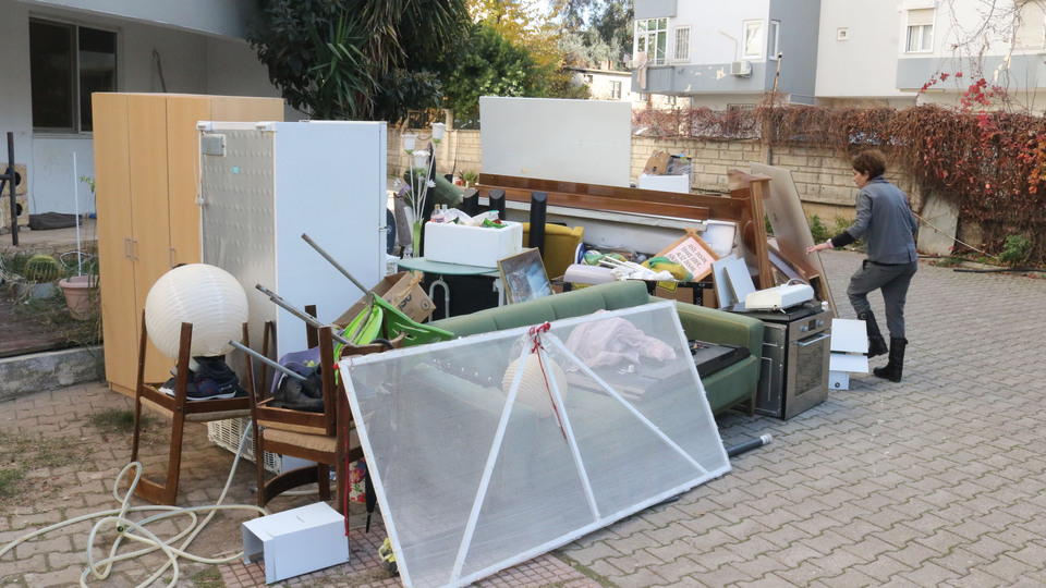 Şoke eden iddia! Ev sahibi, sahte imzayla evden çıkardı